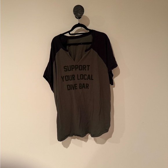 Torrid oversized Tee 6 - Picture 3 of 3